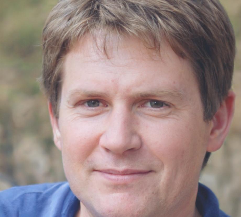 Dr. Marcus Weber, Geschäftsführer und Senior Finanzstratege bei Capital Academy